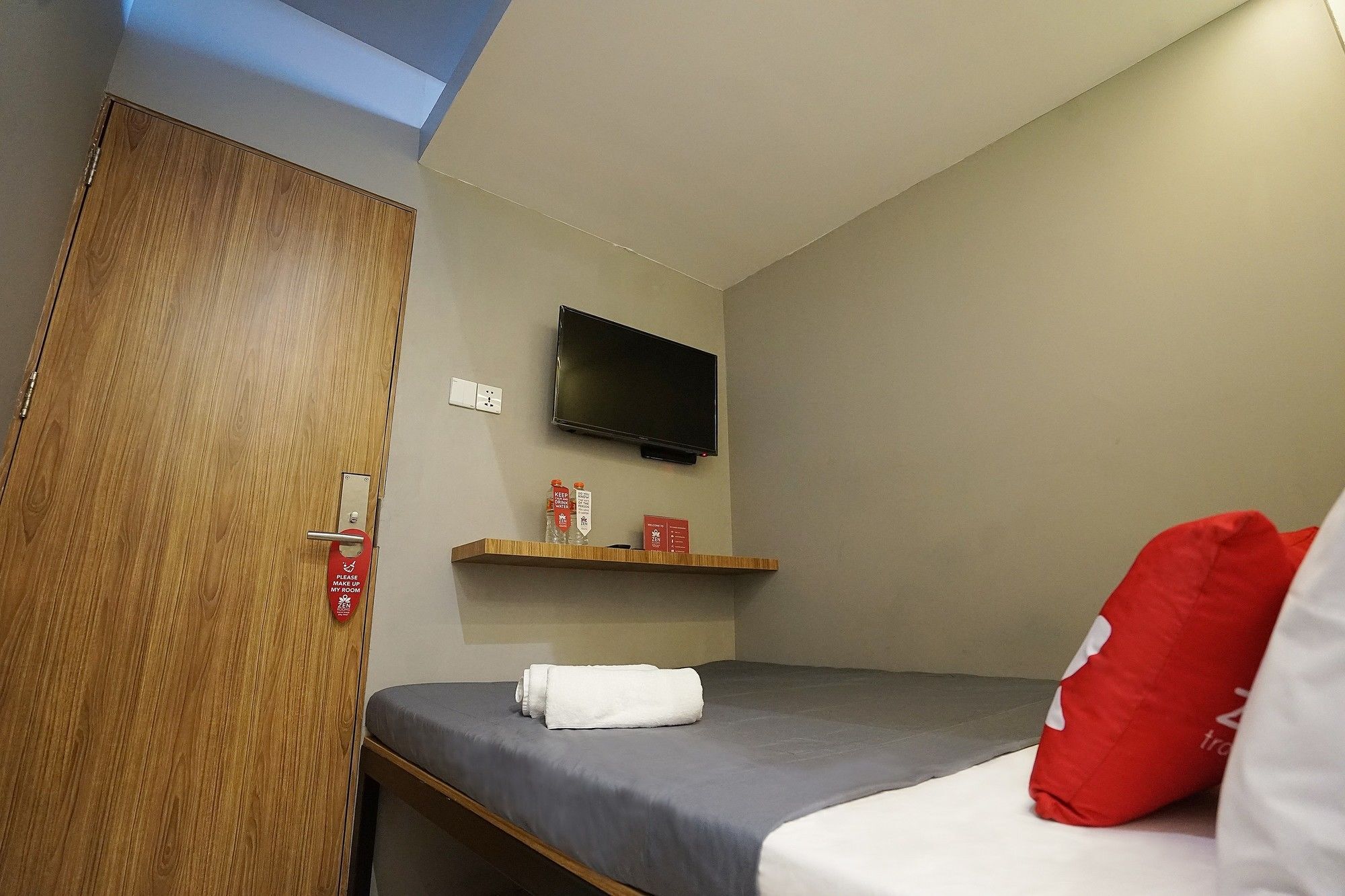 Zen Rooms Basic Kualanamu Medan Exterior foto