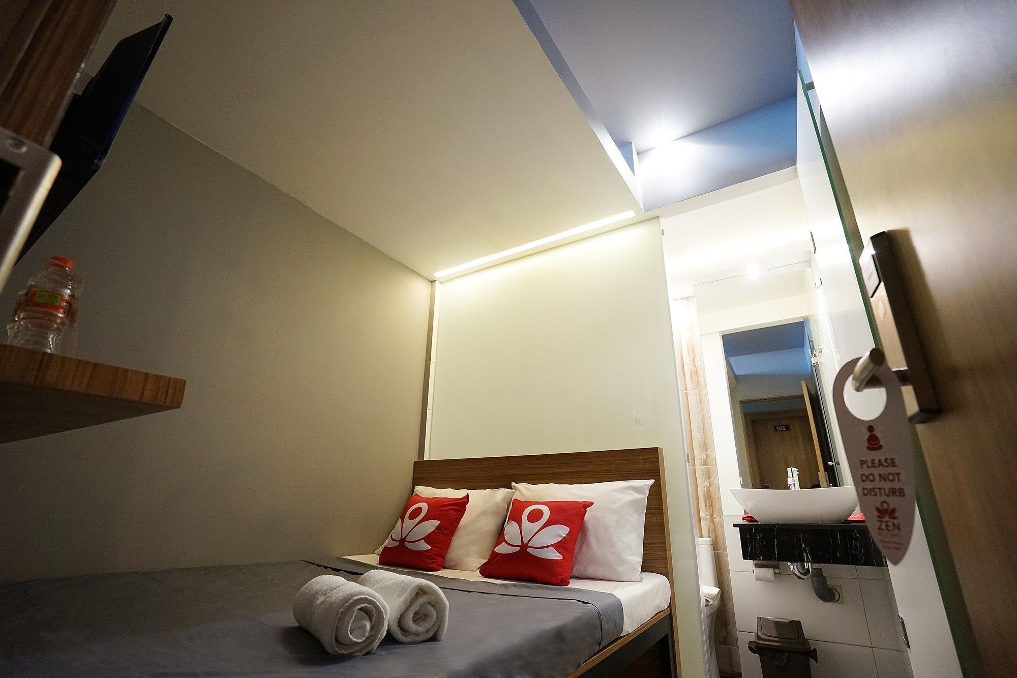 Zen Rooms Basic Kualanamu Medan Exterior foto